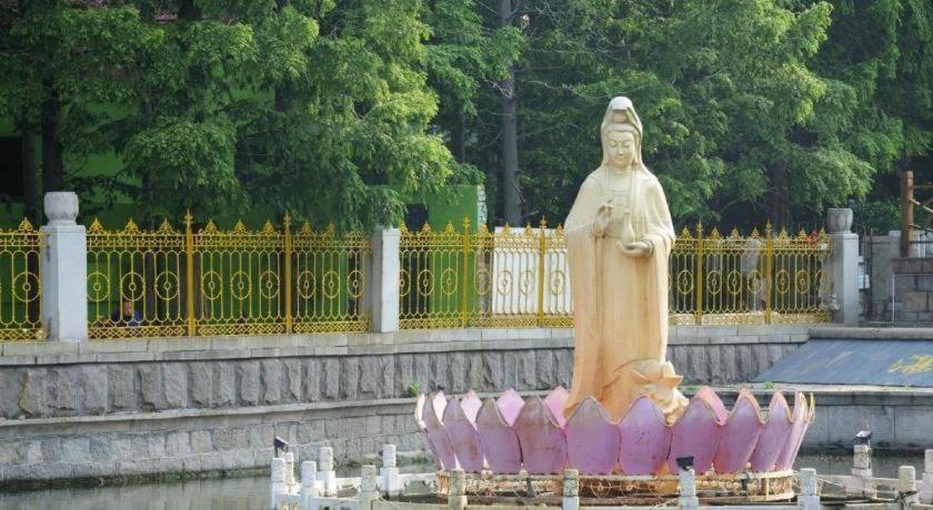 فندق جنجيانج إن كينجداو نانجينج رود تشينغداو المظهر الخارجي الصورة